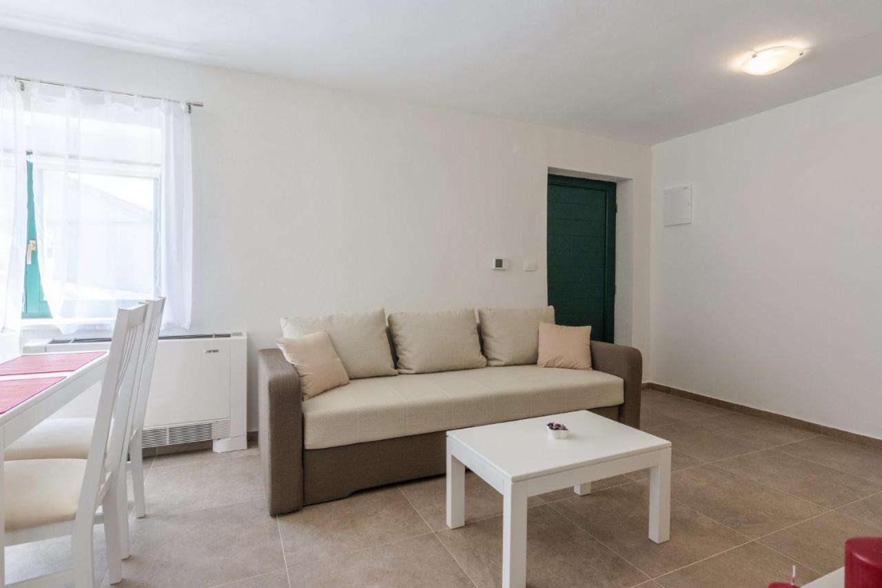 Apartmani Mustaca Dvori Privlaka  Extérieur photo