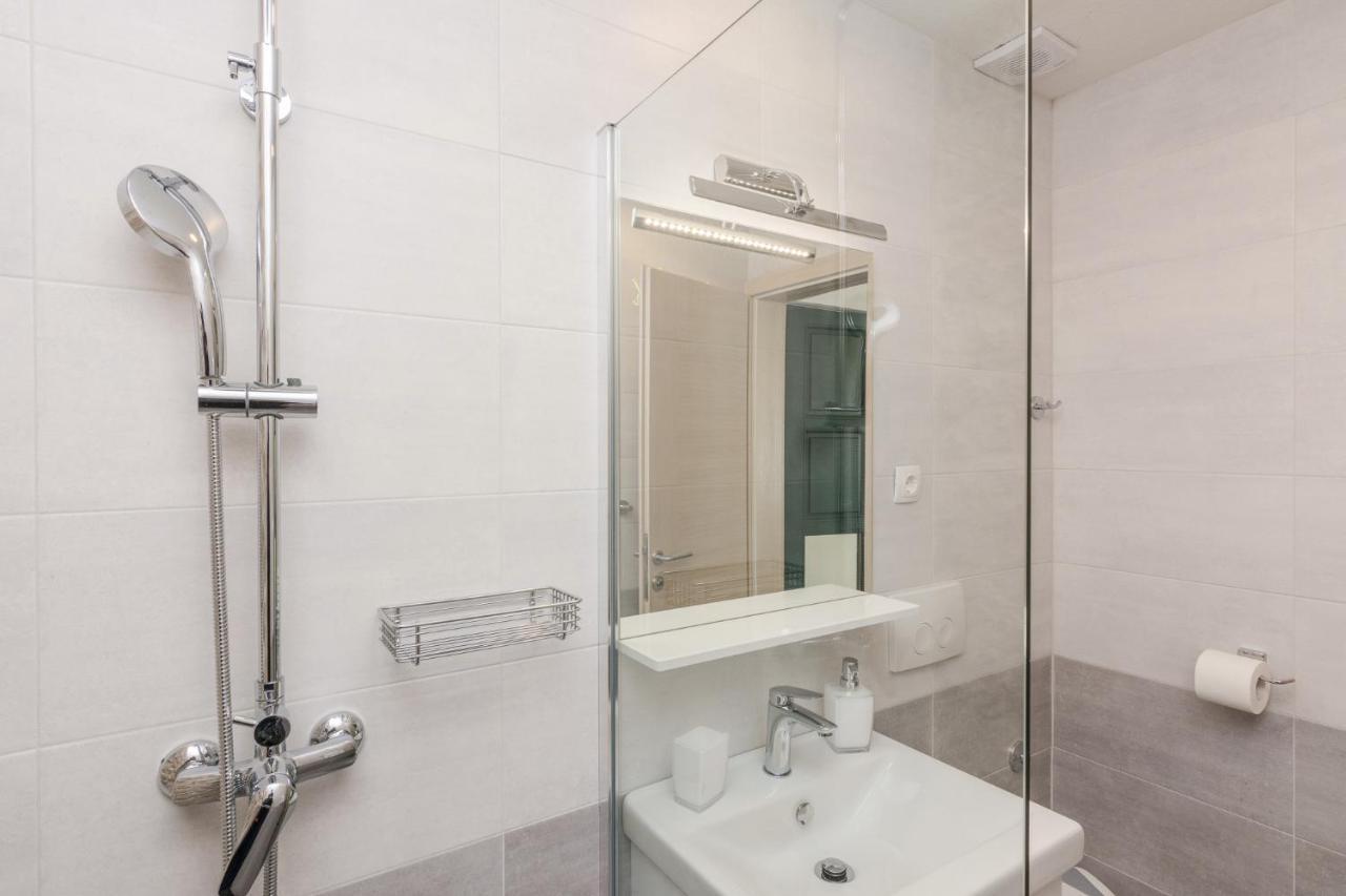 Apartmani Mustaca Dvori Privlaka  Extérieur photo