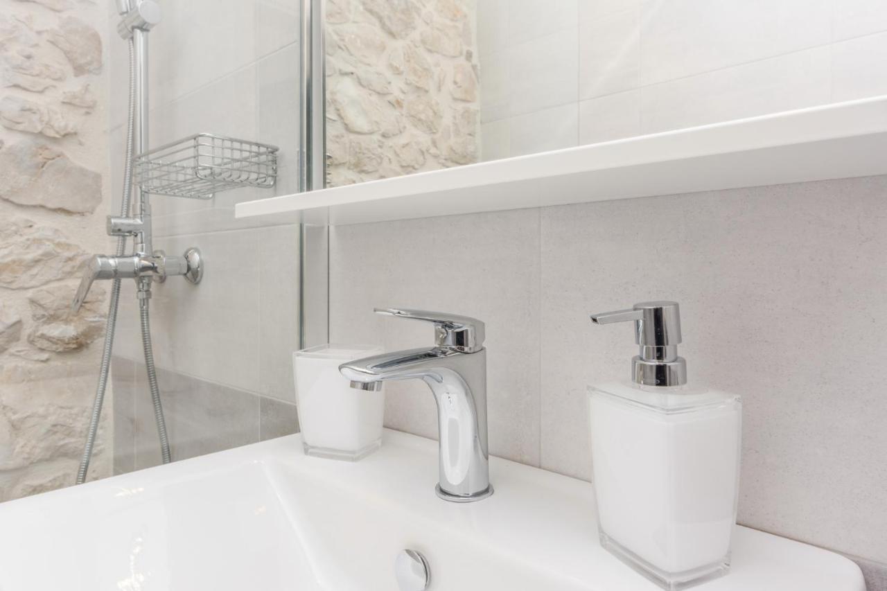 Apartmani Mustaca Dvori Privlaka  Extérieur photo