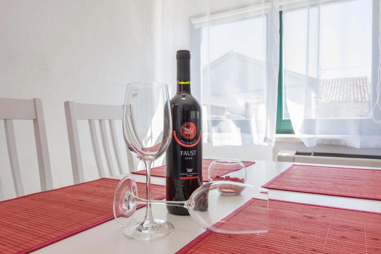 Apartmani Mustaca Dvori Privlaka  Extérieur photo