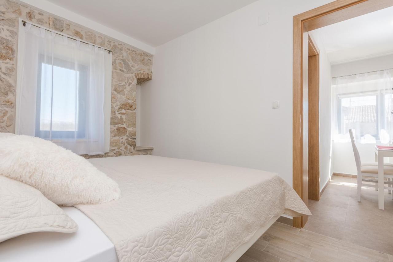 Apartmani Mustaca Dvori Privlaka  Extérieur photo
