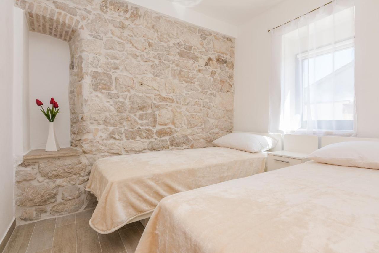 Apartmani Mustaca Dvori Privlaka  Extérieur photo